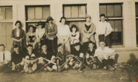 Grass Hockey team, [1915] thumbnail