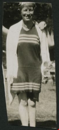 Woman in a bathing suit, 1922 thumbnail