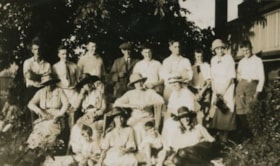 Members of the Hill family, 1922 thumbnail