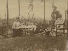 Hill family picnic, 1905 thumbnail