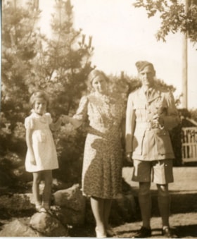 Peers family in Victoria, [1942 or 1943] thumbnail