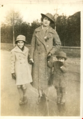 Peers family, 1939 thumbnail