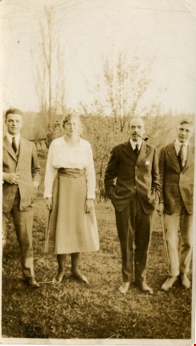 Bob, Betty, Grandfather Peers and Geoff Peers, [192-] thumbnail