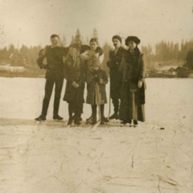 Peers family at Deer Lake, 1915 thumbnail