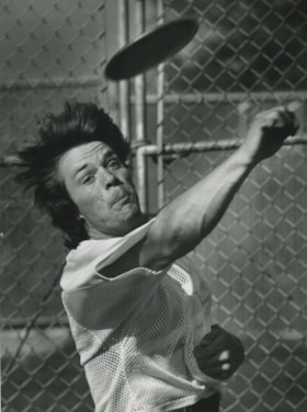Dave McKeeman throws discus, [1980] thumbnail