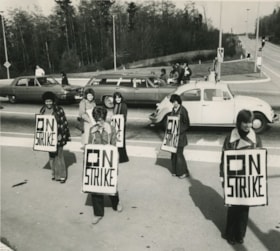 On strike, May 1975 thumbnail