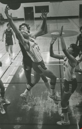 Men's high school basketball game, [between 1970 and 1980] thumbnail