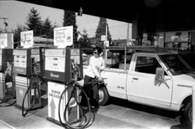 Gas Station, 1983 thumbnail