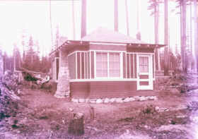 Newly constructed house, [between 1910 and 1914] thumbnail