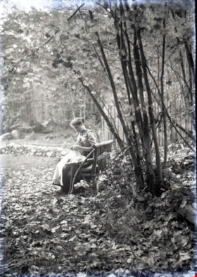 In the backyard, [between 1910 and 1914] thumbnail