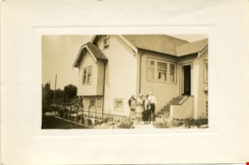 Field family home, [194-] thumbnail