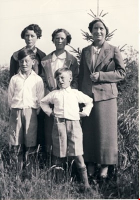 Martin siblings, [between 1933 and 1940] (date of original), copied 2011 thumbnail