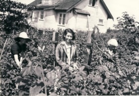 Martin family, [between 1933 and 1940] (date of original), copied 2011 thumbnail