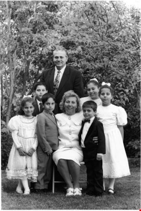 The Louvris Family, May 10, 1998 thumbnail