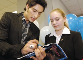 Emanuel Sandhu signing autographs, [2003] thumbnail