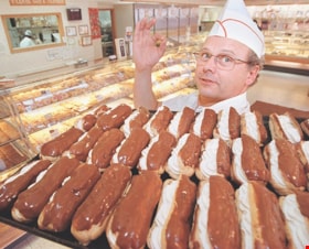 Jack Kuyer in Valley Bakery, [2000] thumbnail