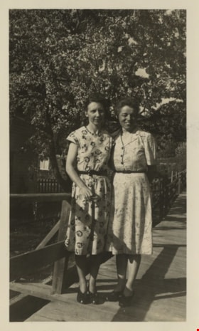 Jenny and a friend, 1948 thumbnail