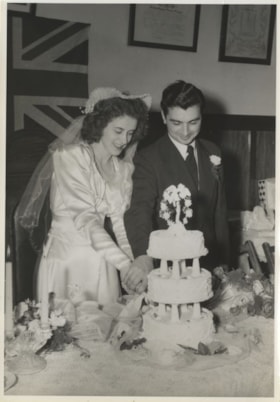 Lillian and John cutting the cake, October 16, 1948 thumbnail