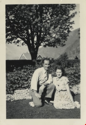 Joe Krowchuck with Lillian Yanko at Harrison Hot Springs, August 29, 1949 thumbnail