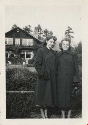 Lillian and Jenny at Stanley Park, October 23, 1949 thumbnail