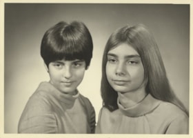 Sherrie and Rhonda Yanko, December 1967 thumbnail
