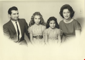 The Yanko family, December 1962 thumbnail
