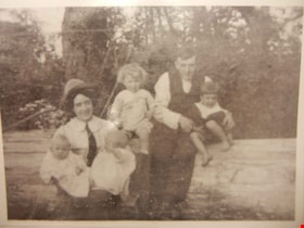 Brown-John family, 1914 (date of original), digitally copied 2012 thumbnail