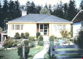 Brown family home, [199-] (date of original), digitally copied 2012 thumbnail