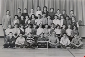 Lochdale Elementary School class, [1962 or 1963] (date of original), digitally copied 2012 thumbnail