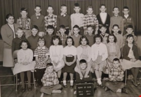 Schou Street Elementary School class, [1960 or 1961] (date of original), digitally copied 2012 thumbnail