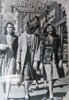 Aili, Aune and Trudi Rintanen, [194-] (date of original), digitally copied 2012 thumbnail