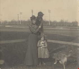 Gan Jones, Charlotte and Dorothy, [between 1910 and 1920] thumbnail