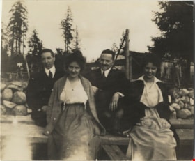 Charlotte Vidal, Dorothy Vidal, Jack Loomis, and unidentified man, [between 1915 and 1925] thumbnail