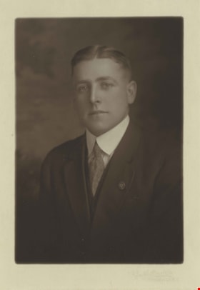 Minard Gerald Hill, [between 1916 and 1917] thumbnail