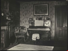 Home interior, [1900-1930] thumbnail