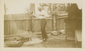 Herbert Vidal at a fox farm, 1927 thumbnail
