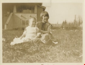 Lesley and Gerry Hill, 1930 thumbnail