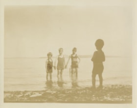 Lesley Hill and two unidentified children, 1931 thumbnail