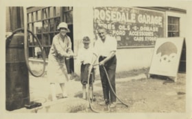 Marjorie, Fred Jr and Fred Sr, 1927 thumbnail