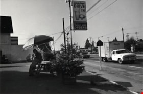 Luxury Freeze Drive-in, September 23, 1976 thumbnail