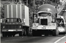 Traffic on Lougheed, July, 1976 thumbnail