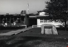 Armstrong Elementary School, October, 1976 thumbnail
