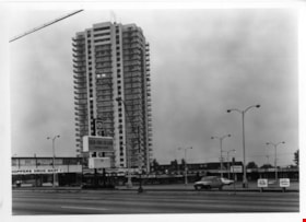 Old Orchard Shopping Centre, October 9, 1977 thumbnail