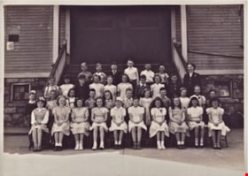 Kingsway West School grade four class, [1948 or 1949] (date of original) thumbnail