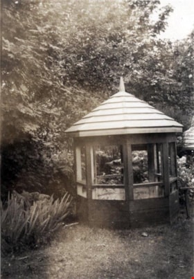 Bird aviary,  [between 1939 and 1940] (date of original), copied 2014 thumbnail