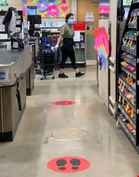 Physical distancing and PPE at Safeways, May 30, 2020 thumbnail