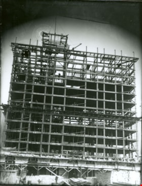 Construction of a large building, [1910] thumbnail