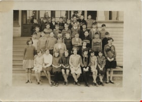 Edmonds Street School class, [192-?] thumbnail