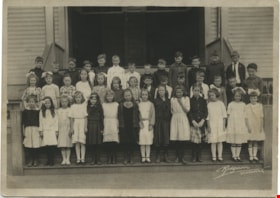 Edmonds Street School class, [1922] thumbnail
