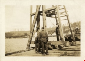 Labourers at work, [1919] thumbnail